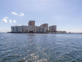 1660 W Glencoe St 302, Coconut Grove FL 33133