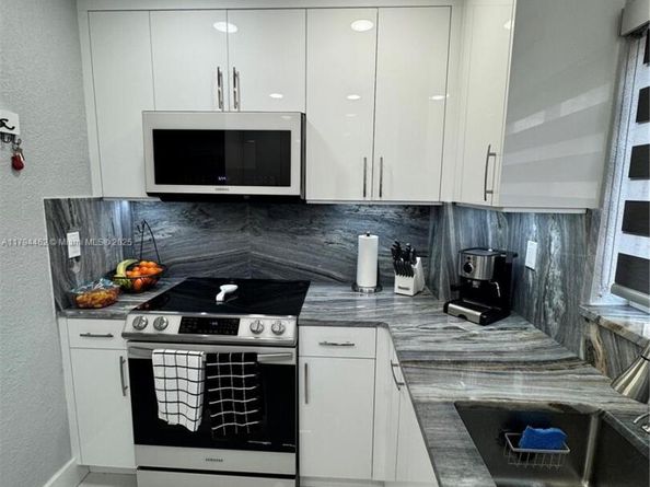 12663 NW 8th Way, Miami FL 33182