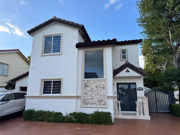 12663 NW 8th Way, Miami FL 33182