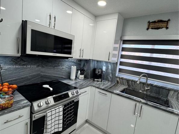 12663 NW 8th Way, Miami FL 33182