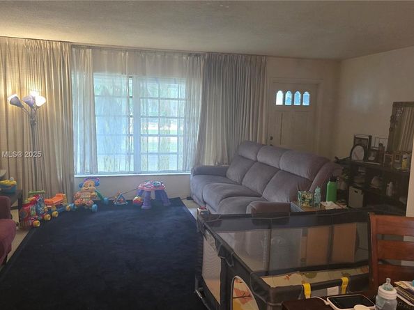 5420 Pierce St, Hollywood FL 33021