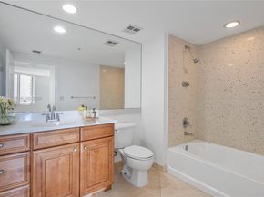 325 S Biscayne Blvd 3721, Miami FL 33131