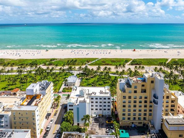 1390 Ocean Dr 202, Miami Beach FL 33139