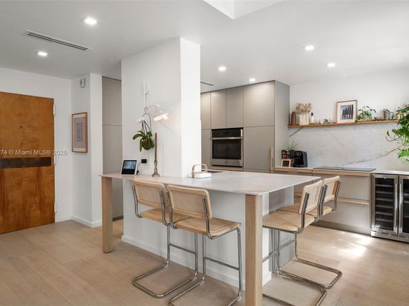 1390 Ocean Dr 202, Miami Beach FL 33139