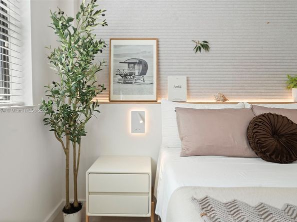 1390 Ocean Dr 202, Miami Beach FL 33139