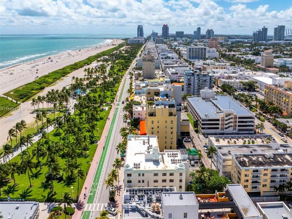 1390 Ocean Dr 202, Miami Beach FL 33139