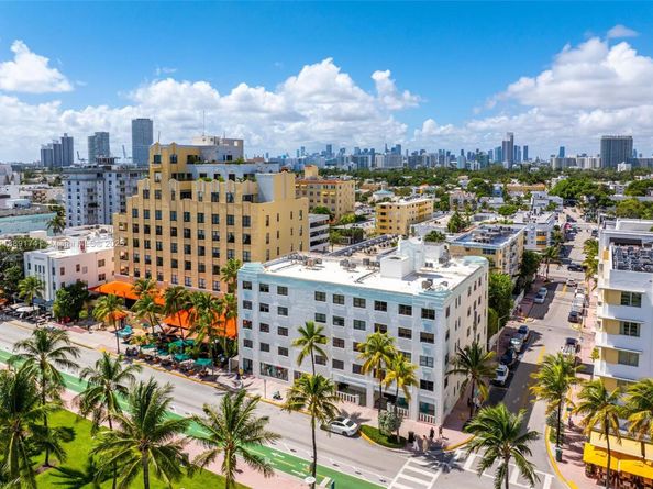 1390 Ocean Dr 202, Miami Beach FL 33139