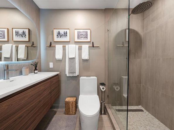 1390 Ocean Dr 202, Miami Beach FL 33139