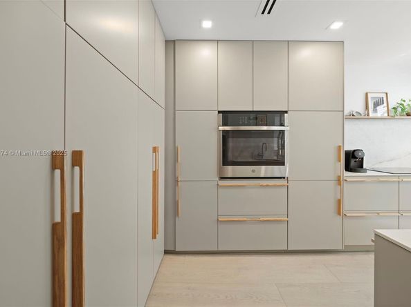 1390 Ocean Dr 202, Miami Beach FL 33139