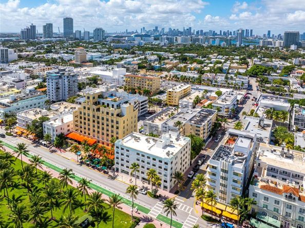 1390 Ocean Dr 202, Miami Beach FL 33139