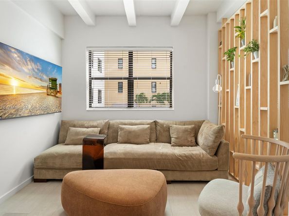 1390 Ocean Dr 202, Miami Beach FL 33139