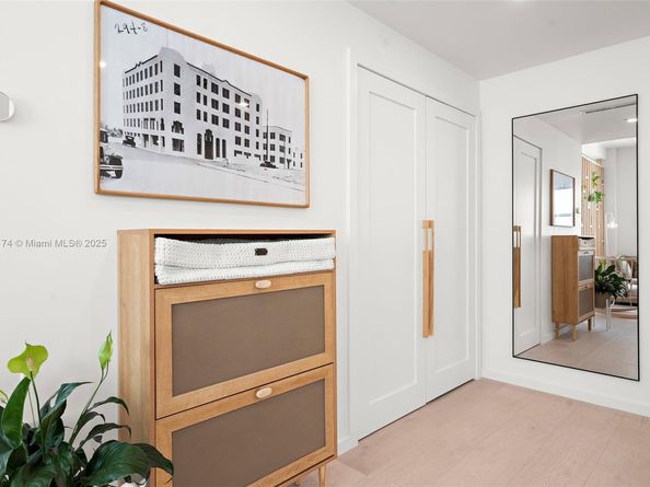 1390 Ocean Dr 202, Miami Beach FL 33139