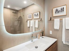 1390 Ocean Dr 202, Miami Beach FL 33139