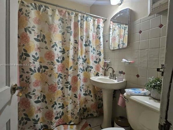 1320 Dunad Ave, Opa-Locka FL 33054