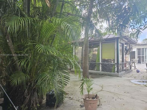 1320 Dunad Ave, Opa-Locka FL 33054
