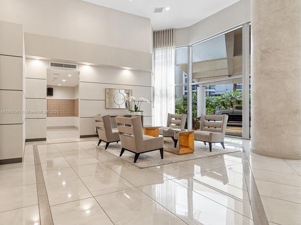 19195 NE 36th Ct 2902, Aventura FL 33180