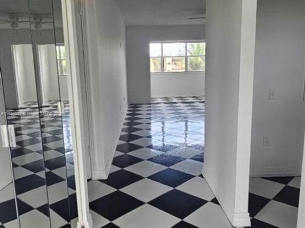 8595 Sunrise Lakes Blvd 307, Sunrise FL 33322