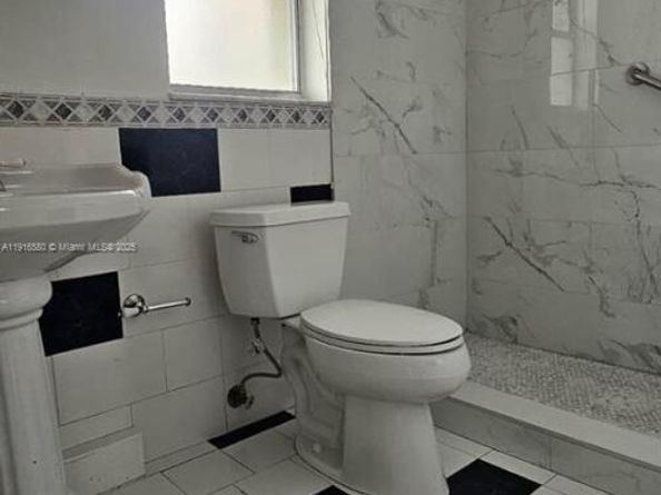 8595 Sunrise Lakes Blvd 307, Sunrise FL 33322