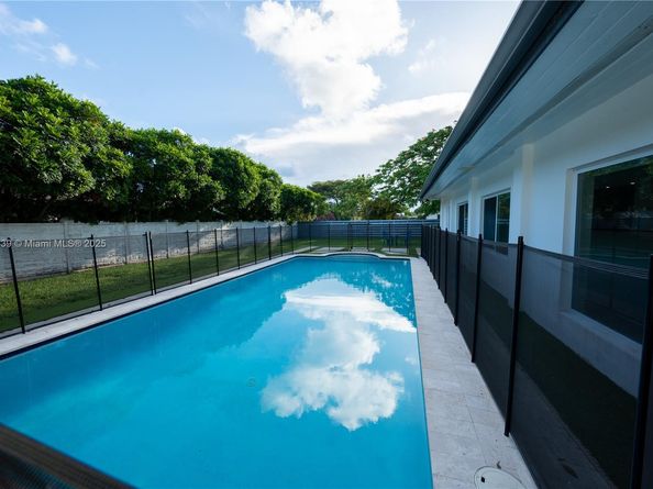10860 SW 116th St, Miami FL 33176