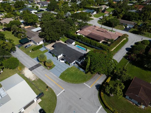 10860 SW 116th St, Miami FL 33176