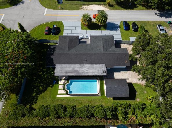 10860 SW 116th St, Miami FL 33176