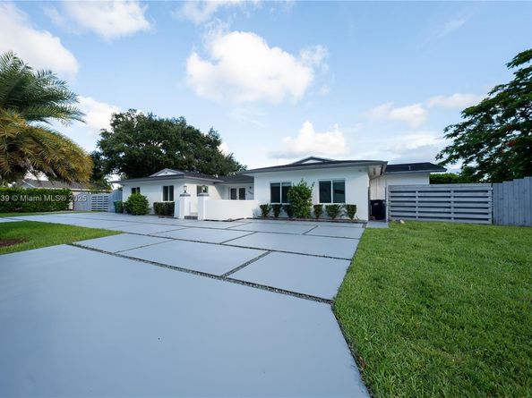 10860 SW 116th St, Miami FL 33176
