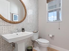 9369 Crestview Cir, Palm Beach Gardens FL 33412