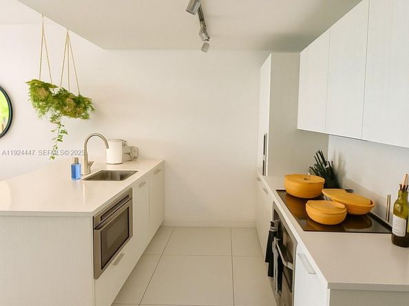 501 NE 31st St 2902, Miami FL 33137