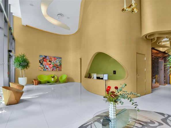 501 NE 31st St 2902, Miami FL 33137