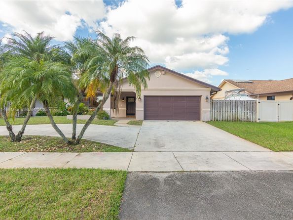 11945 SW 54th St, Cooper City FL 33330