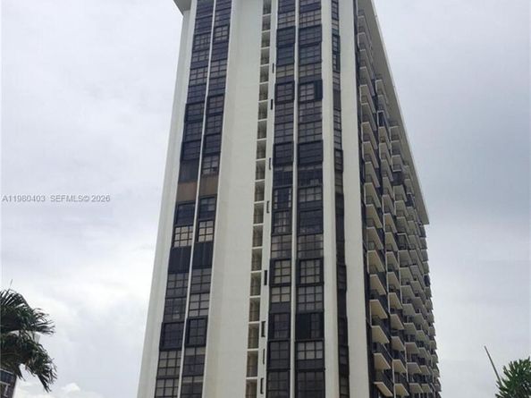 1901 Brickell Ave B1407, Miami FL 33129