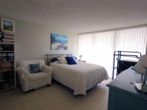 1901 Brickell Ave B1407, Miami FL 33129