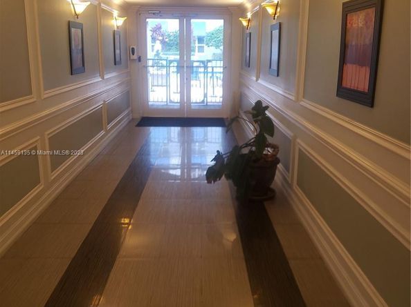 5077 NW 7th St 903, Miami FL 33126