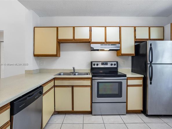 2203 SW 80th Ter 2203, Miramar FL 33025