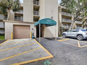 9470 Tangerine Pl 105, Davie FL 33324