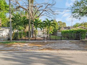 2911 NW 30th St, Miami FL 33142