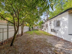 2911 NW 30th St, Miami FL 33142