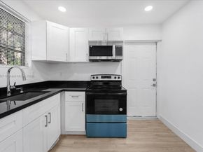 2911 NW 30th St, Miami FL 33142