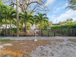 2911 NW 30th St, Miami FL 33142