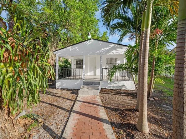2911 NW 30th St, Miami FL 33142