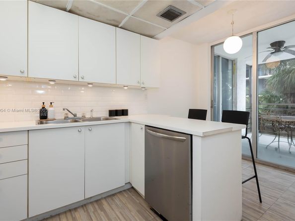 17890 W Dixie Hwy 319 Hwy 319, North Miami Beach FL 33160