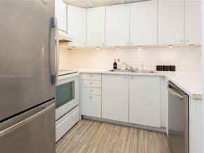 17890 W Dixie Hwy 319 Hwy 319, North Miami Beach FL 33160