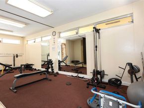 17890 W Dixie Hwy 319 Hwy 319, North Miami Beach FL 33160
