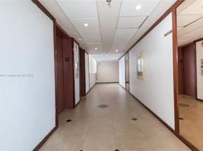17890 W Dixie Hwy 319 Hwy 319, North Miami Beach FL 33160