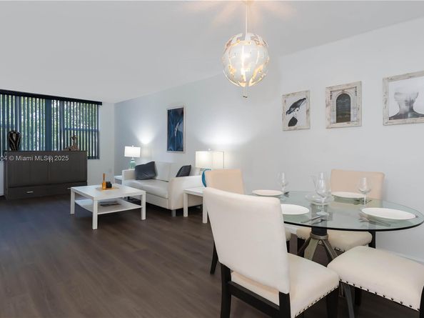 17890 W Dixie Hwy 319 Hwy 319, North Miami Beach FL 33160