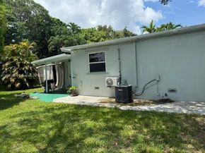 204 SW 7th Ave, Hallandale Beach FL 33009