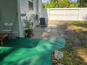 204 SW 7th Ave, Hallandale Beach FL 33009