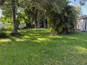 204 SW 7th Ave, Hallandale Beach FL 33009