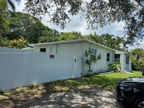 204 SW 7th Ave, Hallandale Beach FL 33009