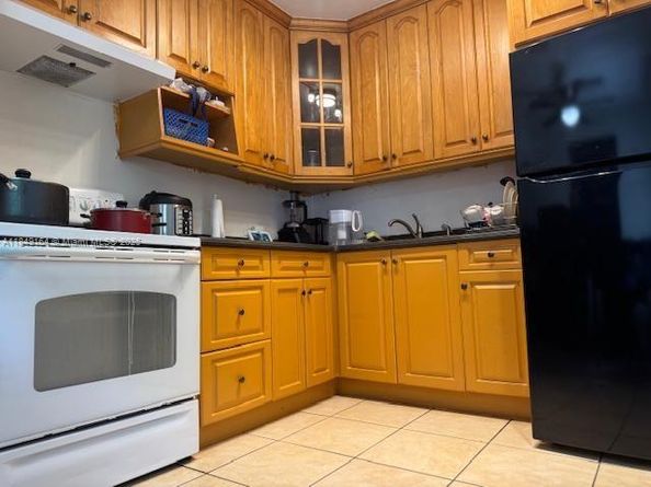 204 SW 7th Ave, Hallandale Beach FL 33009